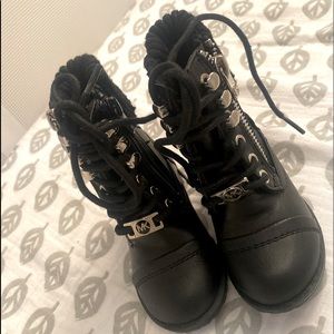 Micheal kohl’s lil Donna toddler combat boot size 6